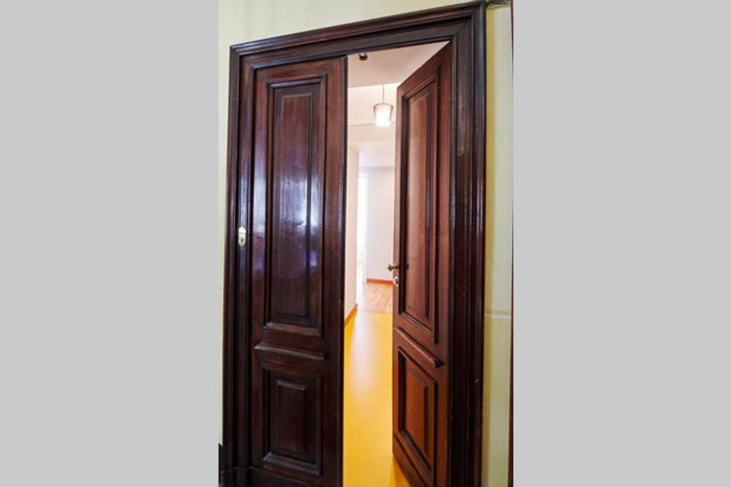 A Tre Passi Da Tutto Apartment Turin Bagian luar foto